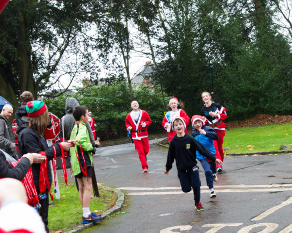 The Myton Hospices - Galleries - Santa Dash - Warwick Leamington Spa Coventry Rugby - Event Photos