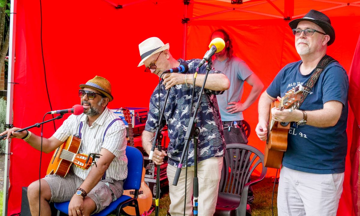 Warwick Summer Fete - The Myton Hospices - Coventry - Leamington Spa - Rugby - Music - Band Warwick Summer Fete - The Myton Hospices - Coventry - Leamington Spa - Rugby - Music - Band