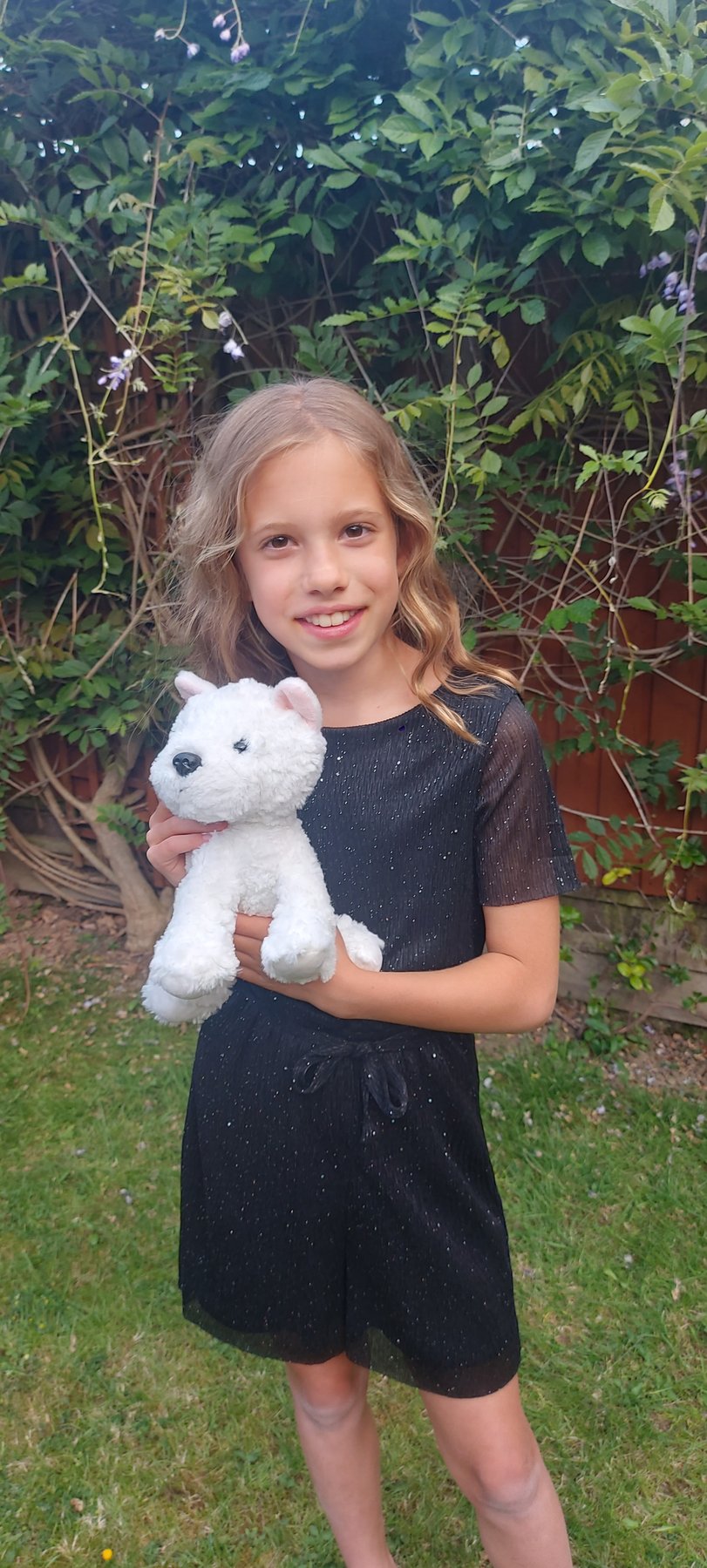 The Myton Hospices - Freya and Scotty Dog 'Snowy' The Myton Hospices - Freya and Scotty Dog 'Snowy'