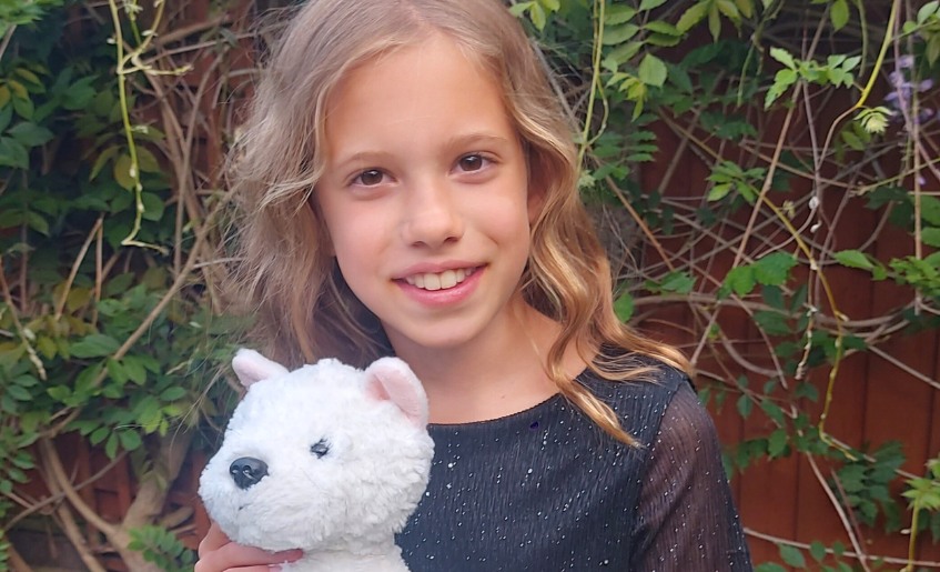 The Myton Hospices - Freya and Scotty Dog 'Snowy'