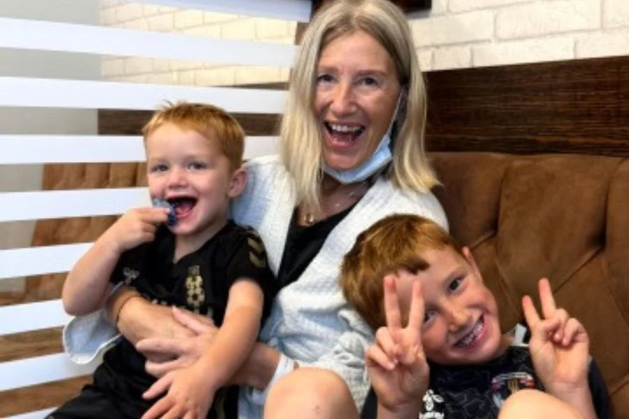 The Myton Hospices - Tracy and her grandchildren
